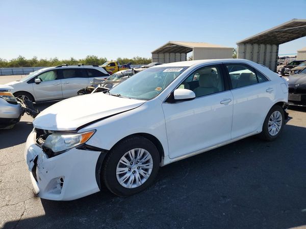2014 TOYOTA CAMRY