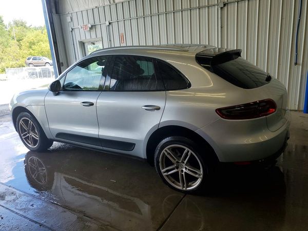 2015 PORSCHE MACAN