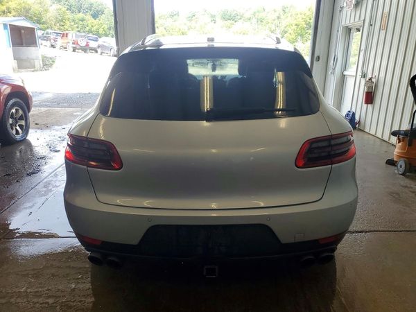 2015 PORSCHE MACAN