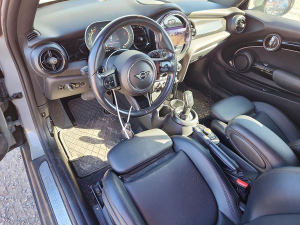 2022 MINI COOPER