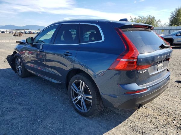 2021 VOLVO XC60 Momentum