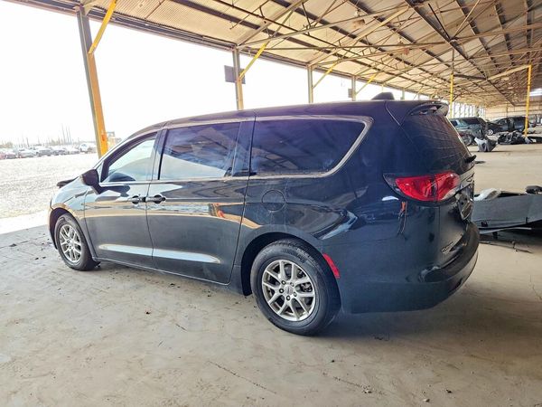 2022 CHRYSLER VOYAGER