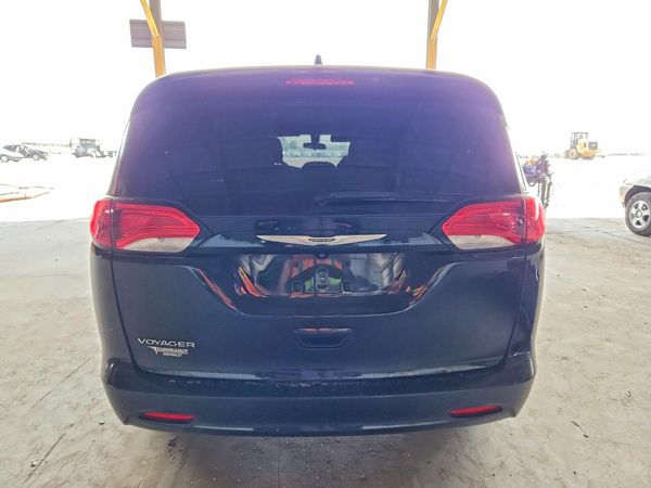 2022 CHRYSLER VOYAGER