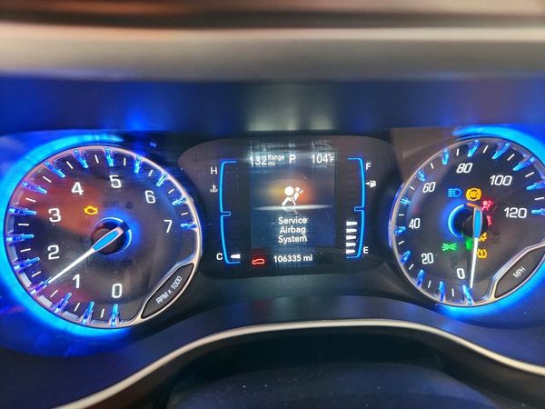 2022 CHRYSLER VOYAGER