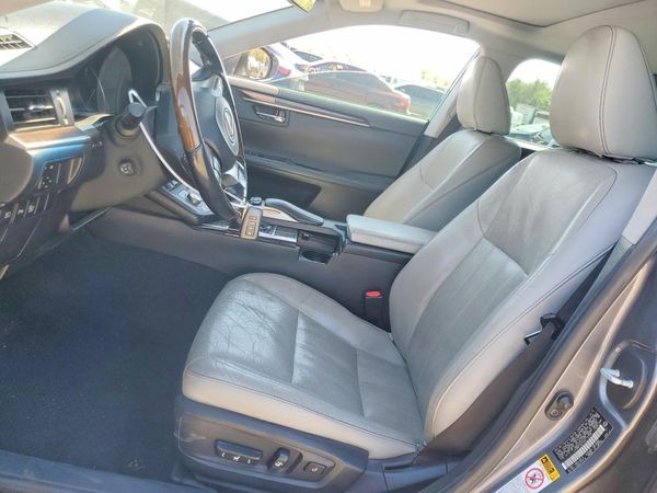 2016 LEXUS ES