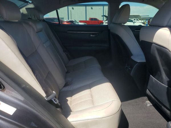 2016 LEXUS ES