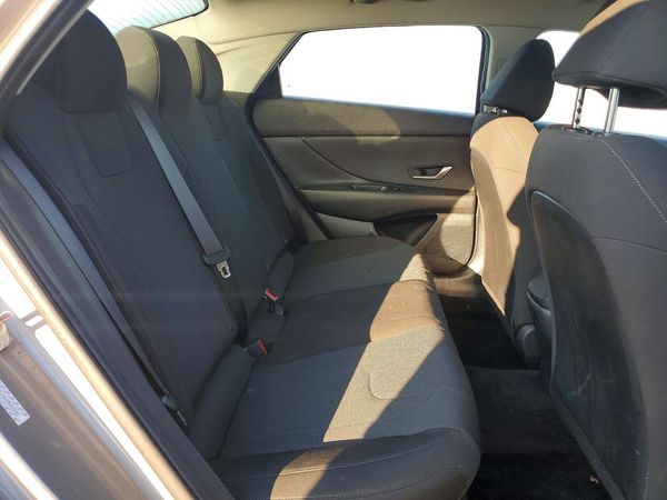 2022 HYUNDAI ELANTRA