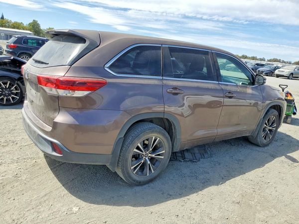 2018 TOYOTA HIGHLANDER LE/LE Plus