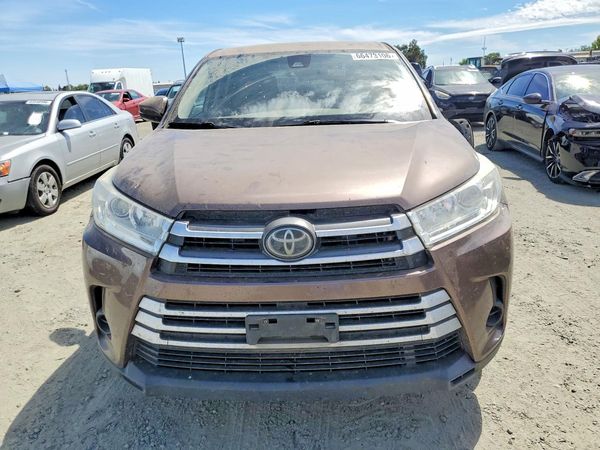 2018 TOYOTA HIGHLANDER LE/LE Plus