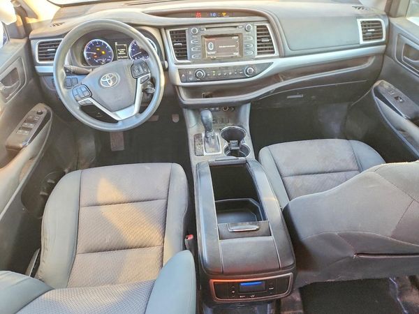 2018 TOYOTA HIGHLANDER LE/LE Plus