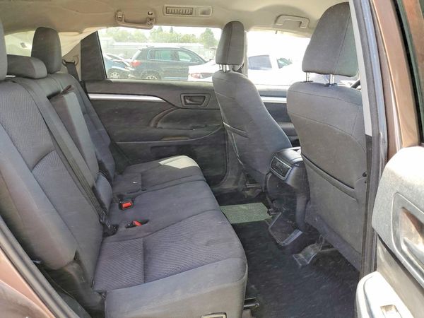 2018 TOYOTA HIGHLANDER LE/LE Plus