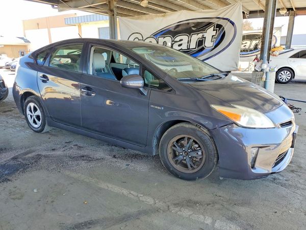 2013 TOYOTA PRIUS