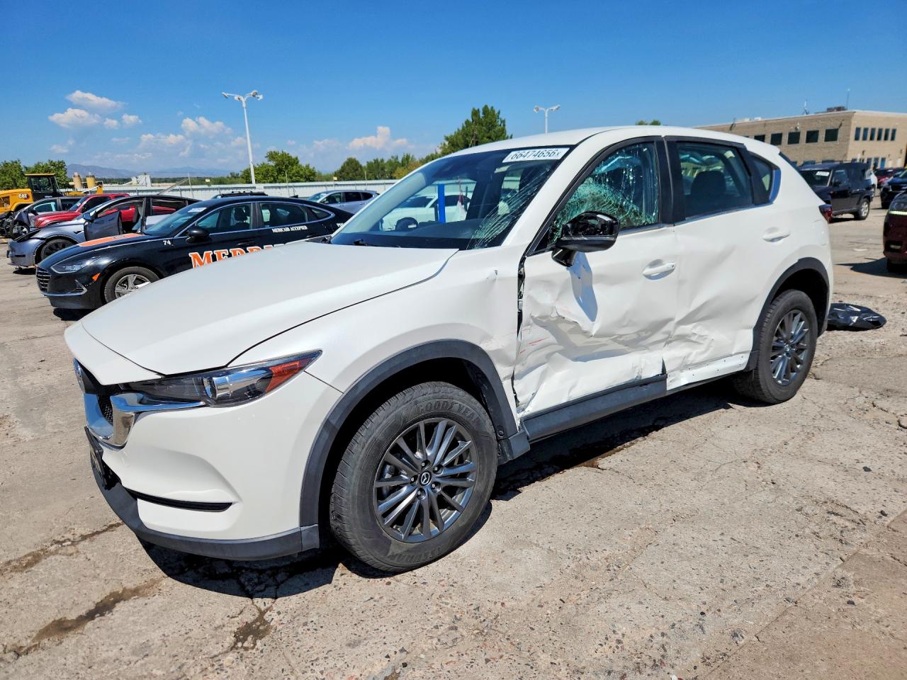 2017 MAZDA CX-5 Sport — Front 3/4
