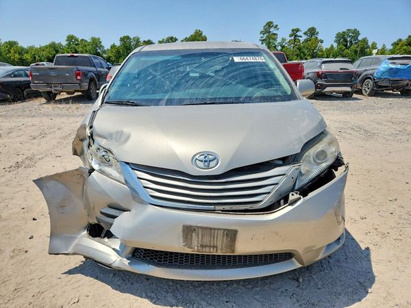 2015 TOYOTA SIENNA