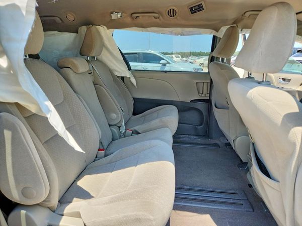 2015 TOYOTA SIENNA