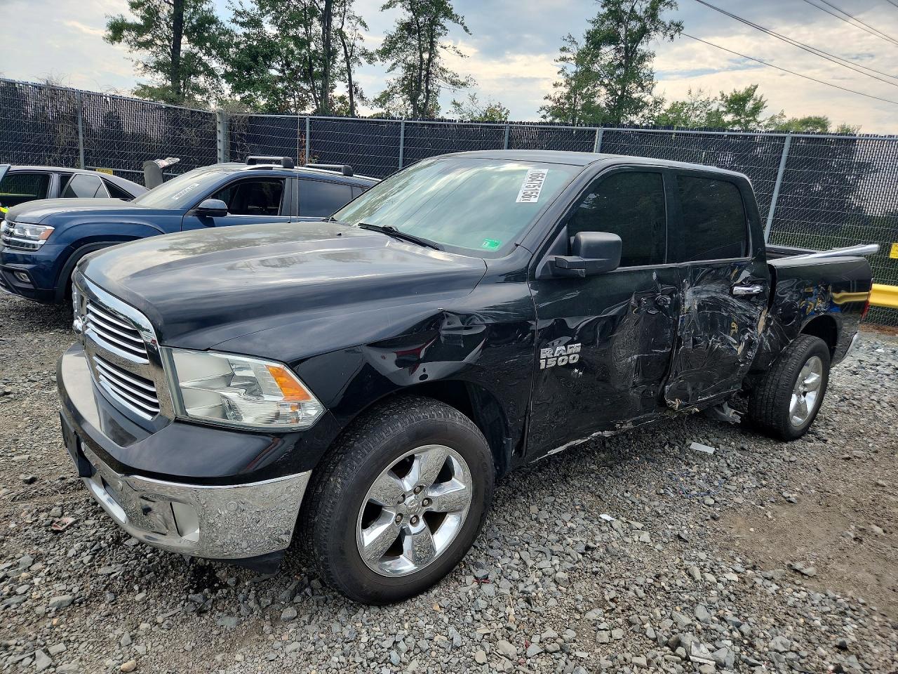 2014 RAM 1500 SLT — Front 3/4