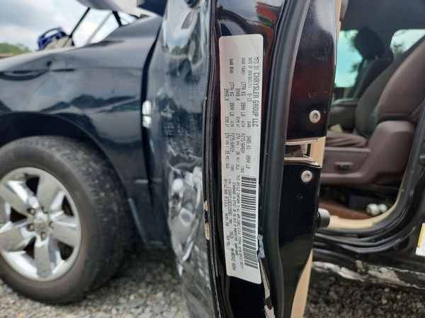 2014 RAM 1500 SLT — VINS