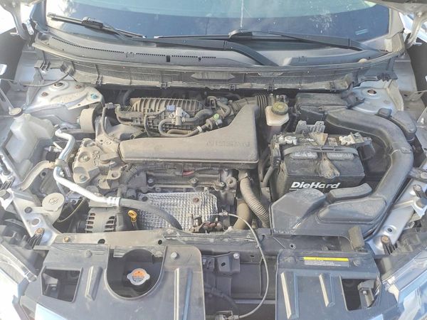 2018 NISSAN ROGUE — Engine bay
