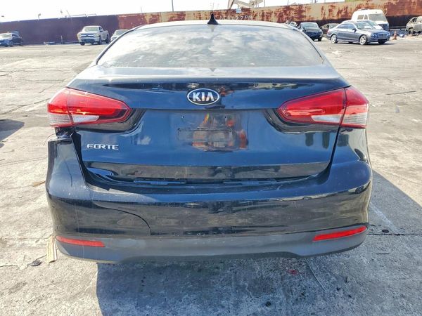 2017 KIA FORTE LX Base