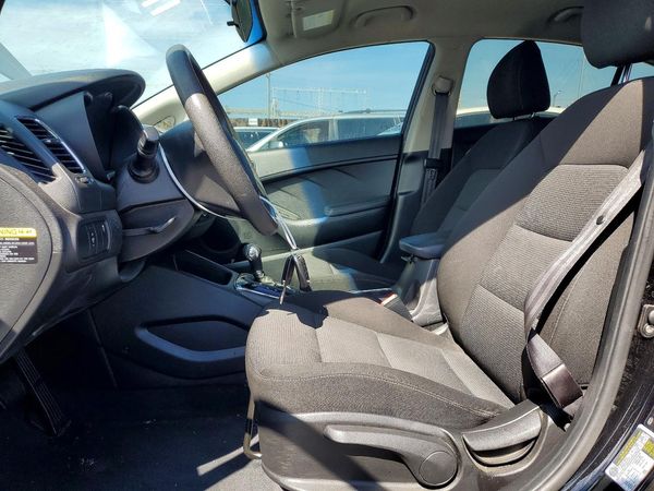 2017 KIA FORTE LX Base