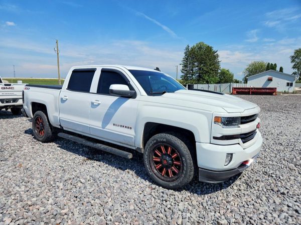 2018 CHEVROLET SILVERADO LT — Passenger 3/4