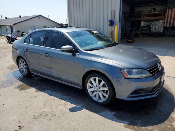 2017 VOLKSWAGEN JETTA SE
