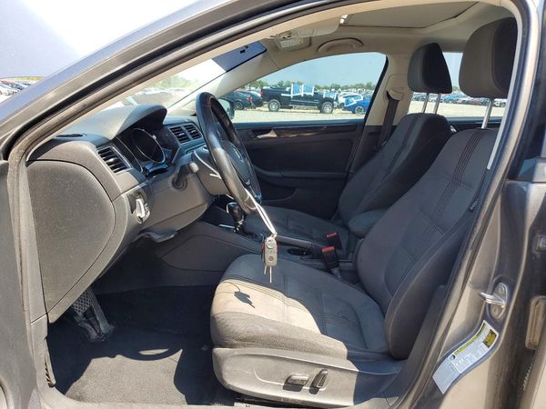 2017 VOLKSWAGEN JETTA SE