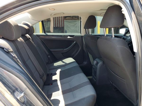 2017 VOLKSWAGEN JETTA SE