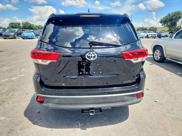 2018 TOYOTA HIGHLANDER SE/XLE