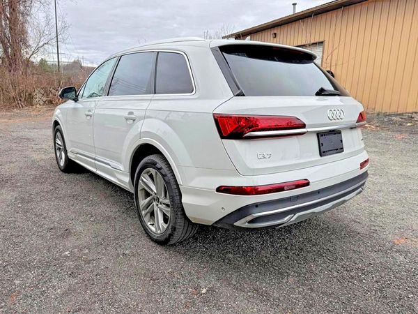 2021 AUDI Q7 quattro Premium Plus