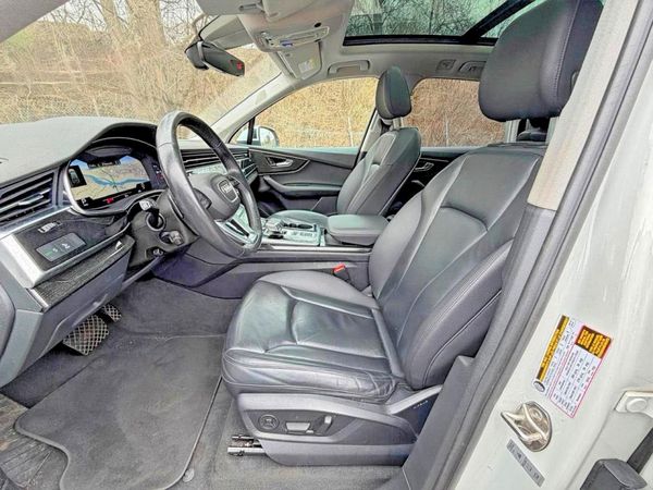2021 AUDI Q7 quattro Premium Plus
