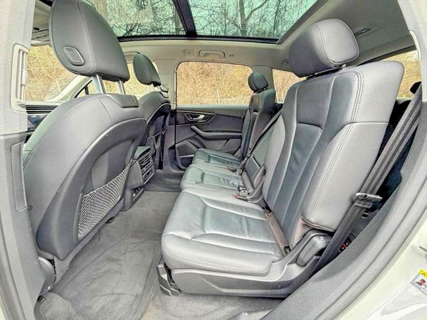 2021 AUDI Q7 quattro Premium Plus