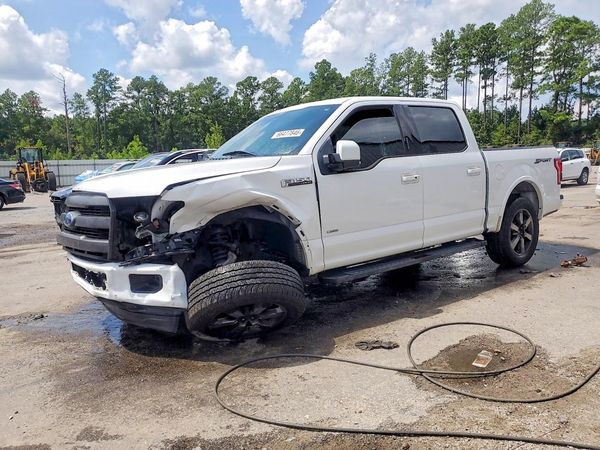 2017 FORD F150 SuperCrew — Front 3/4