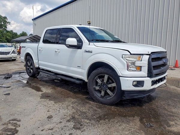 2017 FORD F150 SuperCrew — Passenger 3/4