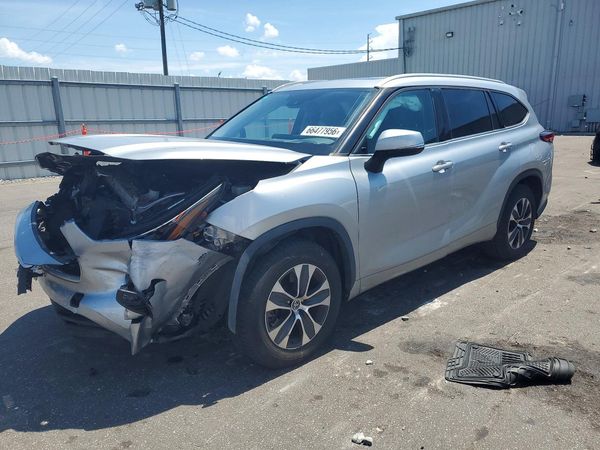 2022 TOYOTA HIGHLANDER