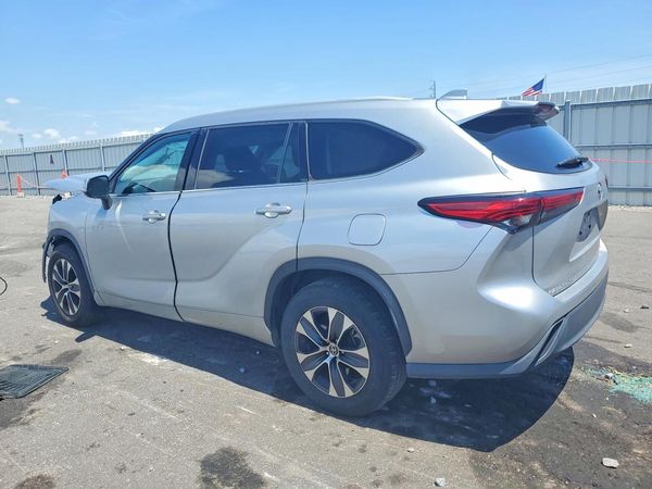 2022 TOYOTA HIGHLANDER