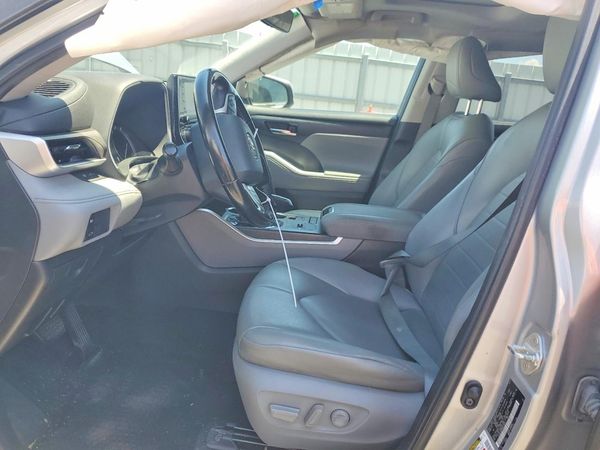 2022 TOYOTA HIGHLANDER