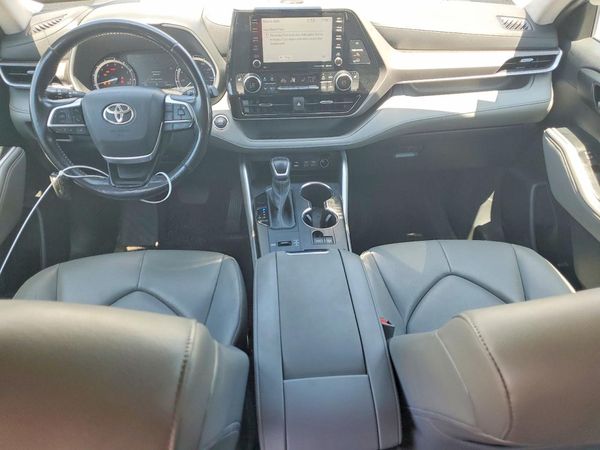 2022 TOYOTA HIGHLANDER