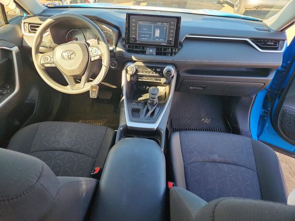 2021 TOYOTA RAV4 XLE