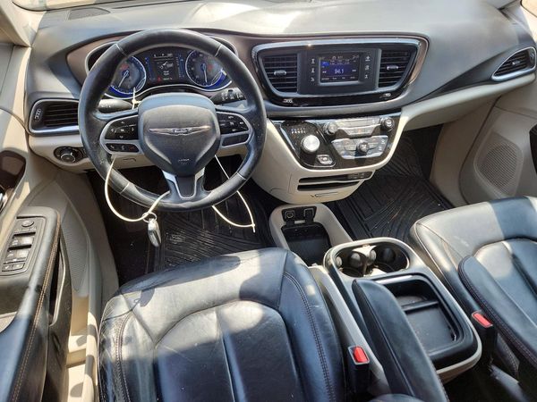2017 CHRYSLER PACIFICA Touring L