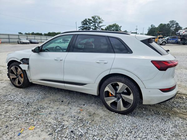 2022 AUDI E-TRON quattro Premium Plus