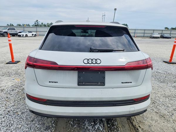 2022 AUDI E-TRON quattro Premium Plus
