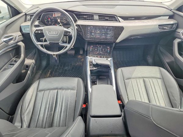 2022 AUDI E-TRON quattro Premium Plus