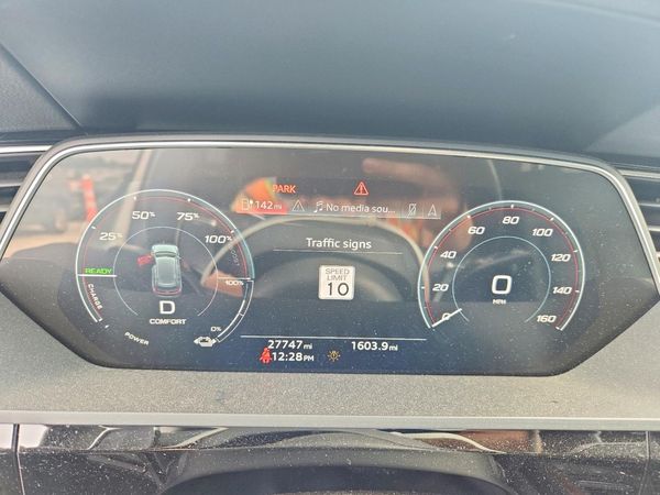 2022 AUDI E-TRON quattro Premium Plus