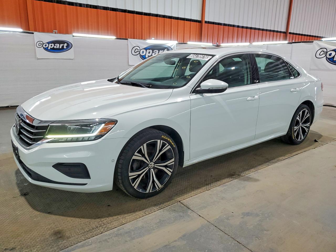 2020 VOLKSWAGEN PASSAT SEL — Front 3/4