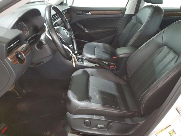 2020 VOLKSWAGEN PASSAT SEL — DENT