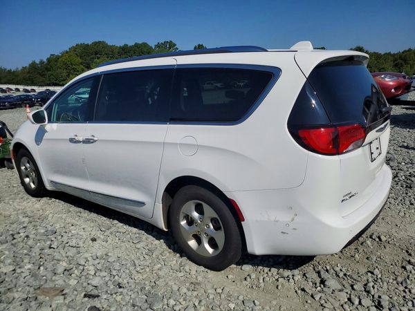 2017 CHRYSLER PACIFICA Touring L Plus