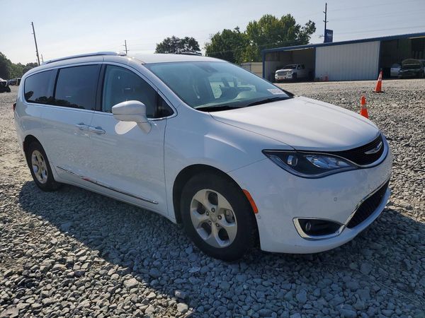 2017 CHRYSLER PACIFICA Touring L Plus