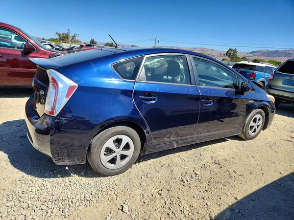 2015 TOYOTA PRIUS