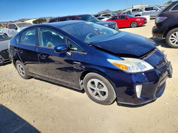 2015 TOYOTA PRIUS